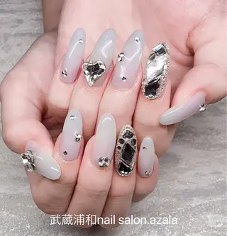 ネイル R inのネイルデザイン