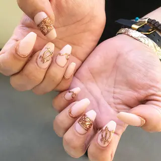 ネイル Beauty Salon amour所属・Seven's / NANAのネイルデザイン