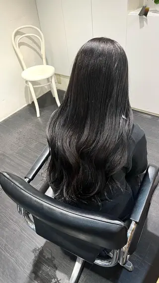ロング カラー 細田 碧のヘアスタイル