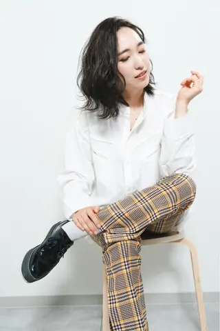 ミディアム カラー シェアハピ ヤマモトのヘアスタイル