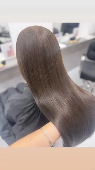 カラー 井樋 乙葉のヘアスタイル