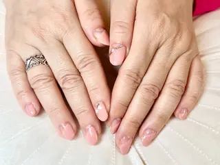 ネイル キャンアイドレッシー六本木店所属・MIKA／耳ツボ ／マグネットネイルのネイルデザイン