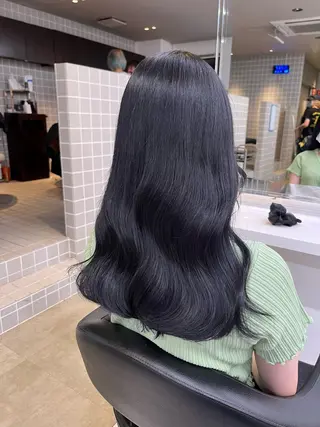 ロング 寒色＆ブリーチ特化 寒色MiOのヘアスタイル