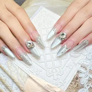ネイル Rosella Nail Salonのネイルデザイン