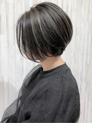 ショート カラー 艶髪⭐️白髪ぼかし ⭐️田玉裕樹のヘアスタイル