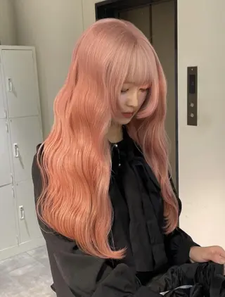 ロング LINDOTOKYO 梅田店のヘアスタイル