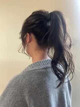 ロング カラー ヘアアレンジ 三浦 瑠璃のヘアスタイル