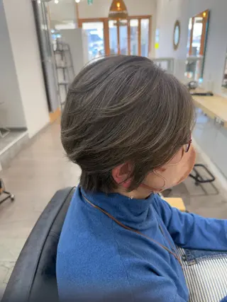 ショート カラー 石井 美鈴のヘアスタイル