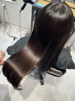 ロング イヌマル アユ / Fier umedaのヘアスタイル