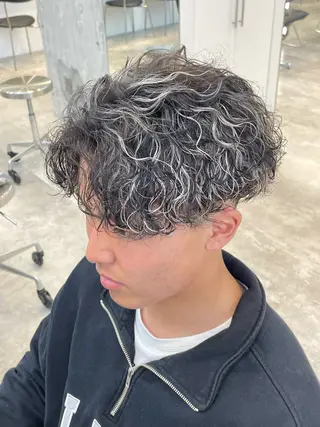 ショート カラー パーマ メンズパーマ特化 園田　楓莉のヘアスタイル