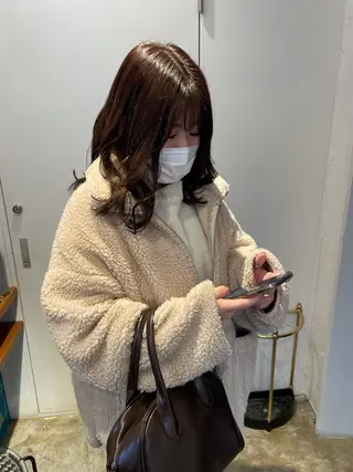 ミディアム カラー MIOベージュカラー 柔らかいカラーのヘアスタイル