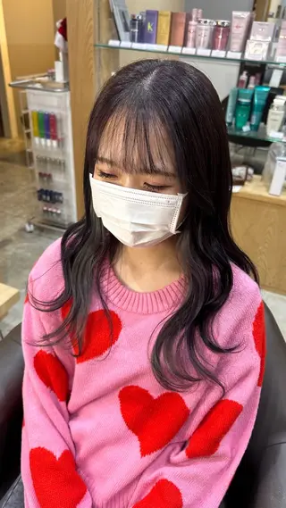 ミディアム miloc MOMOKAのヘアスタイル