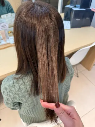 ミディアム カラー ツチダ ヒナのヘアスタイル