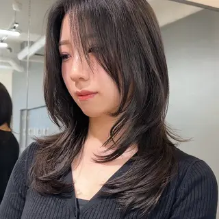 セミロング 岸本 理希のヘアスタイル