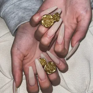 ネイル nail.salon .Reversalのネイルデザイン