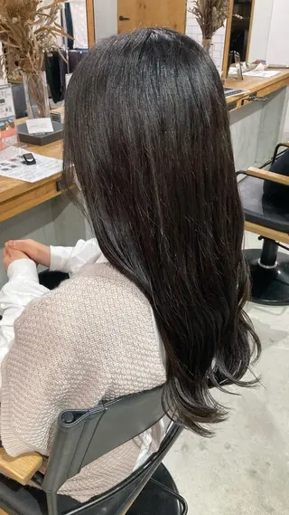 ロング カラー ATELIER ZIZI川井さくらのヘアスタイル