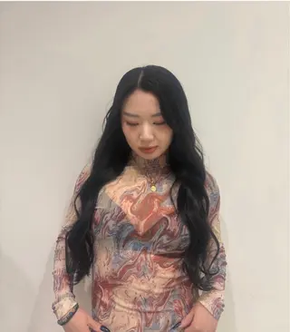 ロング 佐藤 萌のヘアスタイル