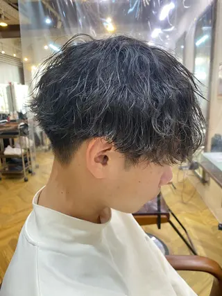 ショート メンズ 柏のセンターパート のプロ関口 柊太のヘアスタイル