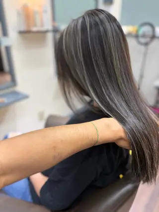 ロング カラー ヘアアレンジ BOB所属・三輪 太一のヘアスタイル