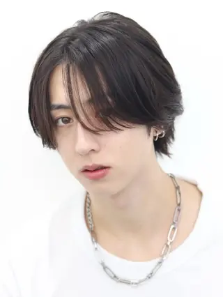 メンズ ダブルカラー／レイヤ ーカット𝓜𝓐𝓞のヘアスタイル