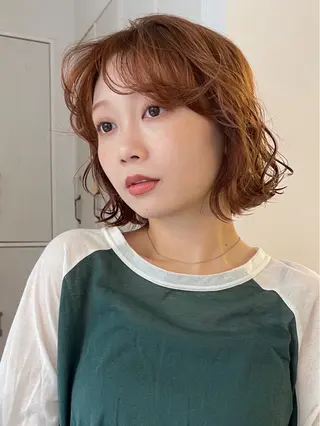 ミディアム パーマ 阿久津真衣 似合わせカットのヘアスタイル