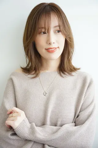 ミディアム レディースモデル募集 秋久 零のヘアスタイル