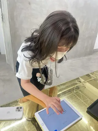 セミロング カラー yurika☁️ 似合わせ｜レイヤーのヘアスタイル