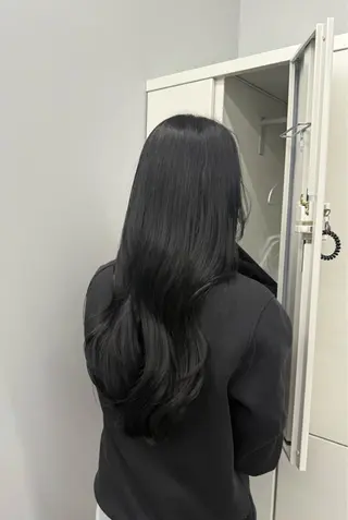 ロング SARINA ROCCO3rdのヘアスタイル