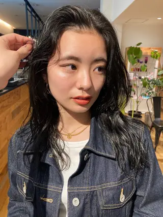カラー 津田 里菜のヘアスタイル
