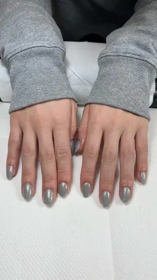 ネイル 名越 彩花のネイルデザイン