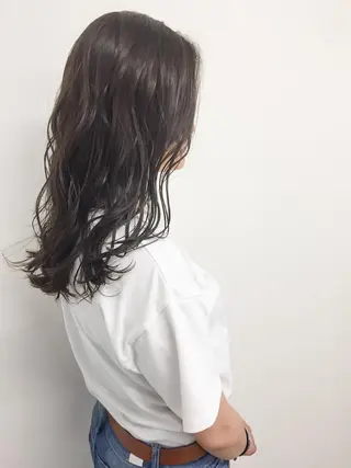 ミディアム カラー 色白に見える暗髪 梅田・増田のヘアスタイル