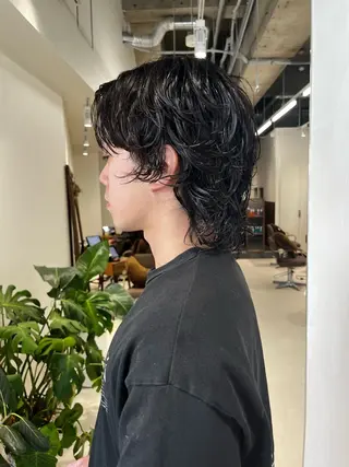 ミディアム パーマ メンズ レイヤーカット/カラ ー/U24/河野凜のヘアスタイル