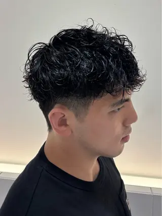 パーマ メンズ ZELE AVEDA イオンレイクタウンkaze店所属・薄井 速のヘアスタイル