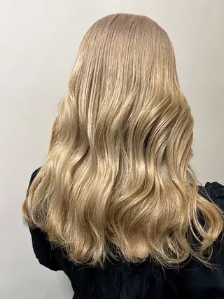 ロング ダブルカラー/ 透明感/SHISEIのヘアスタイル