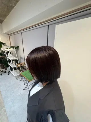 ショート カラー ＼艶カラー✨ レオン／のヘアスタイル