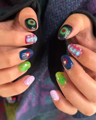 ネイル 🪐富島彩夏 /海外nail🪐のネイルデザイン