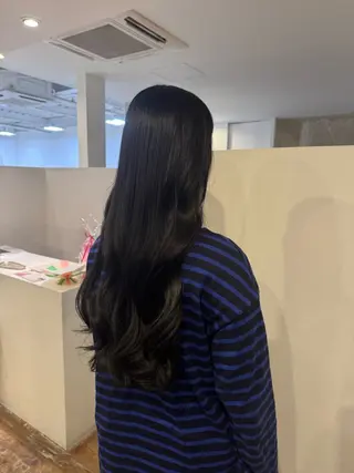 ロング カラー 【YOKE】　西田 乃那のヘアスタイル