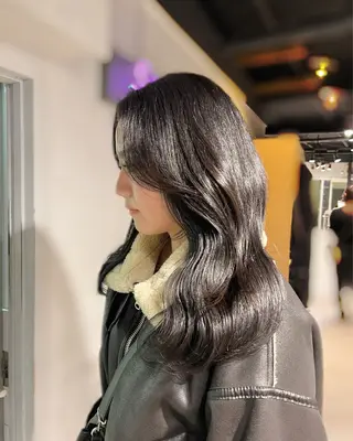 ロング カラー NANAMI🩵 大人可愛い韓国ヘアのヘアスタイル