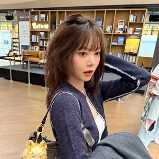 ミディアム ナチュラルヘア🌿 井木絢香のヘアスタイル