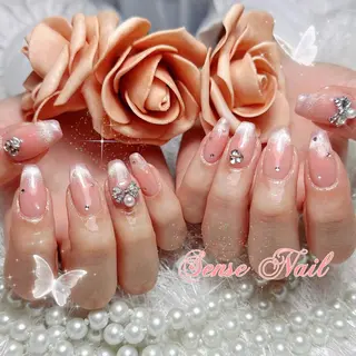 ネイル Queening 🦋のネイルデザイン