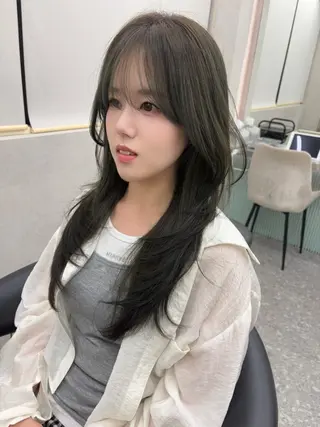 セミロング カラー ヘアアレンジ fumika🎀 ベージュのヘアスタイル