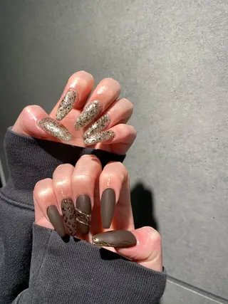 ネイル I-nailロング /ワンホン/キラキラのネイルデザイン