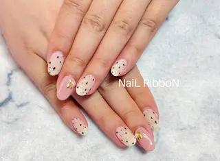 ネイル ネイルリボン 受付スタッフのネイルデザイン