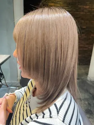 ミディアム 高見澤 優のヘアスタイル