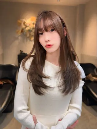 セミロング カラー ヘアアレンジ yuuto🌈 冬の透け感カラーのヘアスタイル