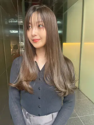 ロング カラー 愛 斗のヘアスタイル