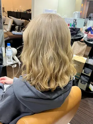 ミディアム カラー kisa nakajimaのヘアスタイル