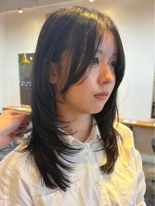 ミディアム カラー RIN/韓国ヘア レイヤーカットのヘアスタイル