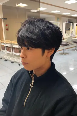 パーマ メンズ 透明感ブラウンカラー 🫧レイヤー🩰好実のヘアスタイル