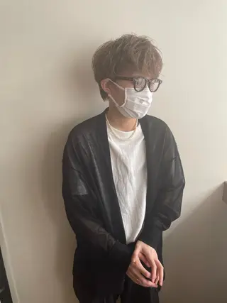 ショート カラー メンズ MIOベージュカラー 柔らかいカラーのヘアスタイル